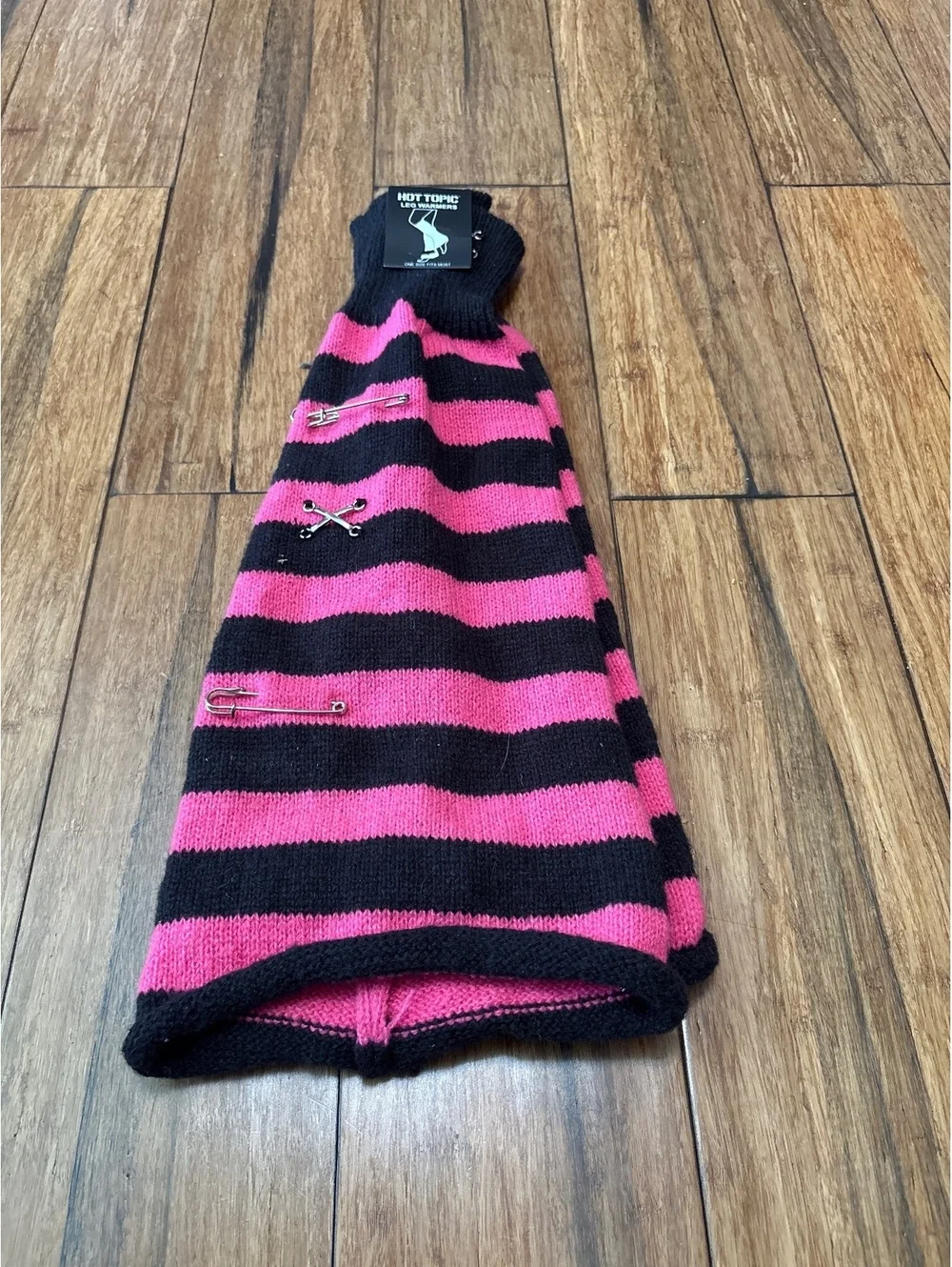 Hot Topic Women’s NWT Pink and Black Striped Knit Leg Warmers One Size